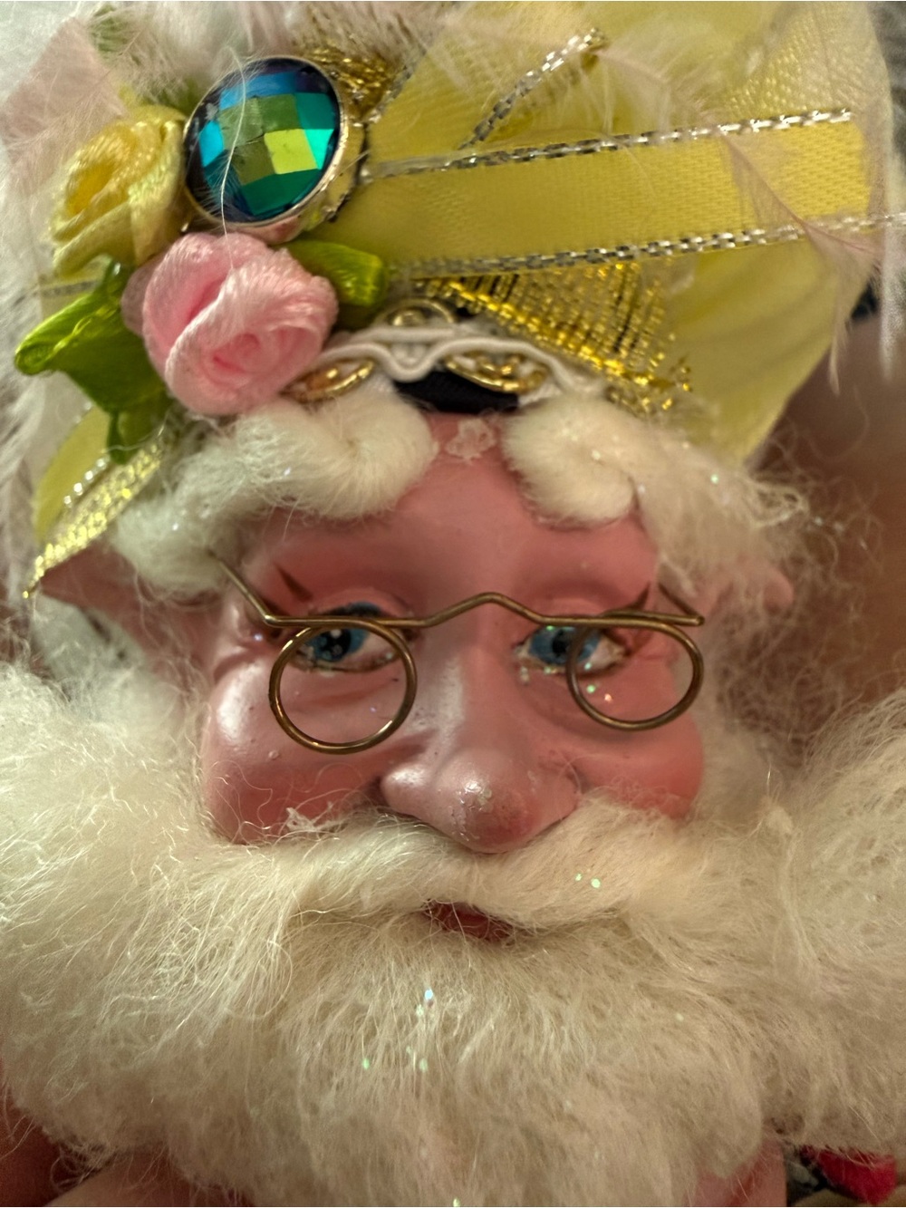 Mark Roberts Santa with Yellow Hat, Pink Roses and Green Leaves NWT